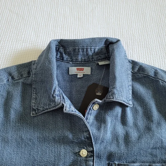 ✨️HP✨️ Levi's Rumi Cotton Denim Shirt - NWT - Picture 3 of 13